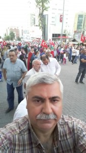 demokrasi için meydanlardayız
